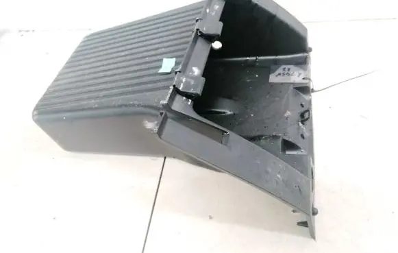 Ford Focus Glove box 4M51406044LDW 4M51-406044-LDW