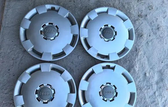 Audi A3 S3 8P R16 wheel hub/cap/trim 8P0601147A