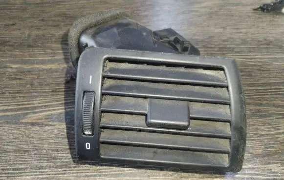 BMW 3 E46 Dash center air vent grill 64228361898 369801
