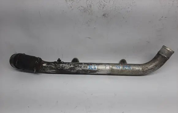 Volkswagen Touareg I Intercooler hose/pipe