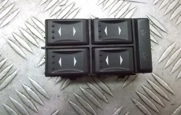 Ford Mondeo Mk III Front door window switch trim 3S7T-14A132-BA