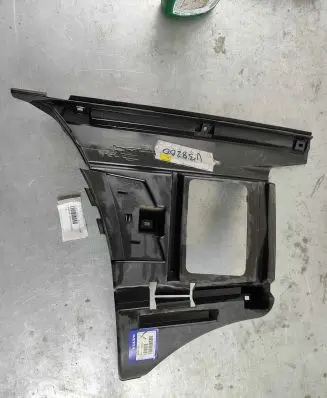 Volvo V70 Bumper support mounting bracket corner 8648195 9484366