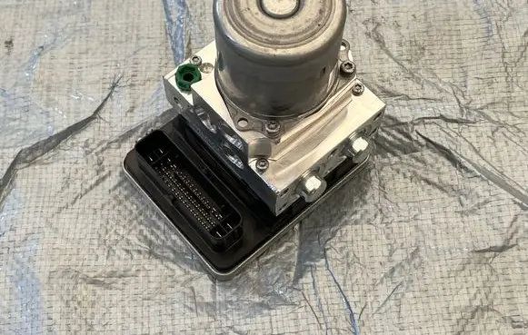 Mercedes-Benz E W213 ABS Pump A2139008739