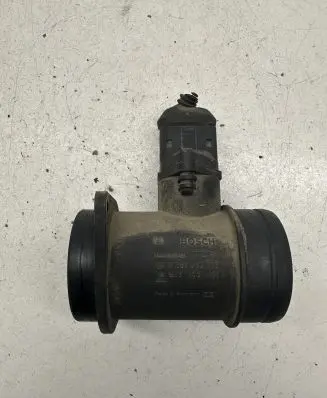 Audi A4 S4 B5 8D Mass air flow meter 028906461 0281002216