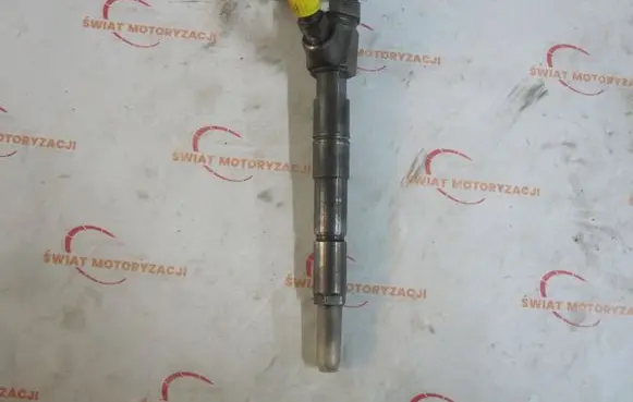 Opel Insignia A Fuel injector 0445110327