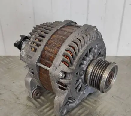Renault Megane III Generator/alternator 231002543R A004TJ0582ZE