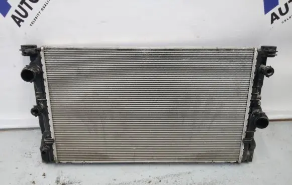 BMW 7 G11 G12 Coolant radiator 8576506 228281