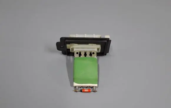 Mini One - Cooper R50 - 53 Heater blower fan relay W964260