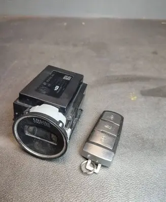 Volkswagen PASSAT B7 Ignition lock 3C0905843T