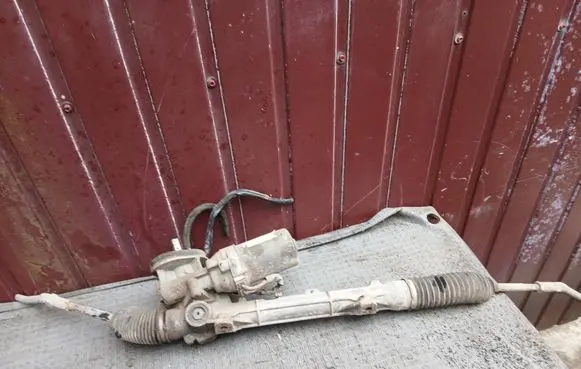 Citroen C3 Steering rack 819431