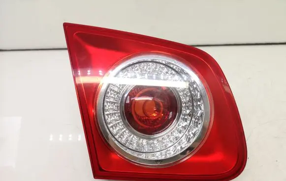 Volkswagen Jetta V Tailgate rear/tail lights 1K5945093
