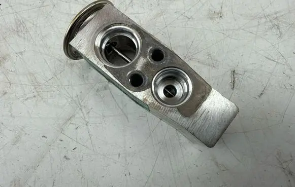 Air conditioning (A/C) expansion valve