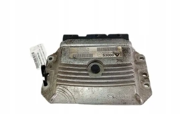 Renault Megane II Engine control unit/module 8200242405