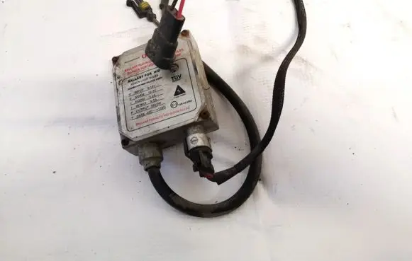 Chrysler 300 - 300C Headlight ballast module Xenon 10r029583 10r-029583