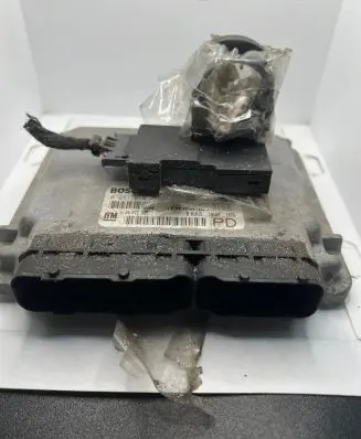 Opel Zafira A Engine control unit/module 24417169 28SA4802 0281010268