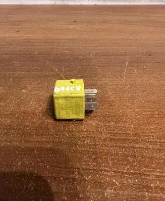 Mercedes-Benz A W169 Other relay A0025421419 D1168