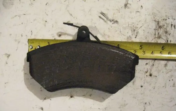 Volkswagen Golf III Brake pads (front) 