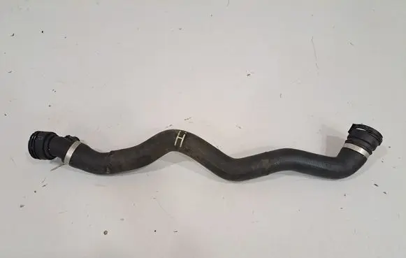 Engine coolant pipe/hose