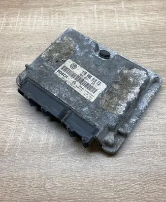 Volkswagen Polo III 6N 6N2 6NF Engine control unit/module ECU 038906018ED 0281001915
