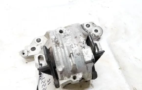 Peugeot 407 Engine mount bracket 32b95