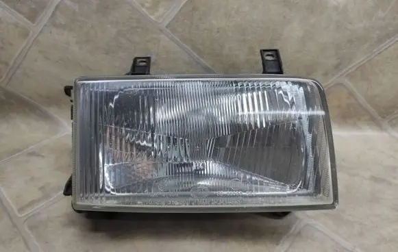 Volkswagen Transporter - Caravelle T4 Headlight/headlamp 9GH11735701 9GH11735700
