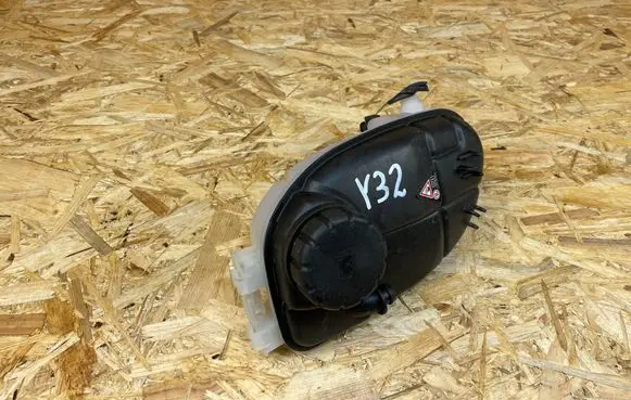 Mercedes-Benz A W176 Coolant expansion tank/reservoir A2465000049