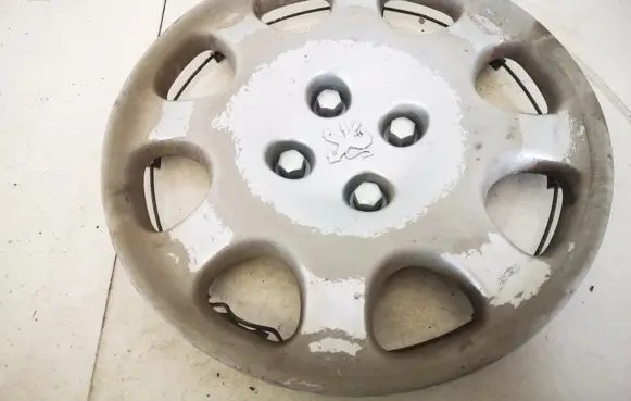 Peugeot 406 R15 wheel hub/cap/trim 9633957577