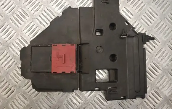 Mercedes-Benz GLC C253 Fuse box cover DBPD925