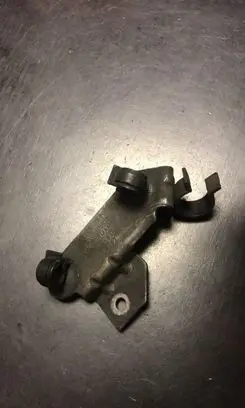 BMW 1 E81 E87 Engine mounting bracket 7800674
