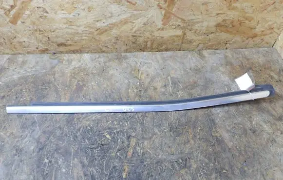 Mercedes-Benz GL X166 Rear door glass trim molding A1666904300