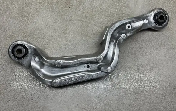 Opel Insignia A Front lower control arm/wishbone 22868235
