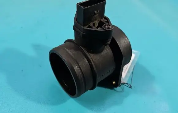 Volkswagen Golf IV Mass air flow meter 0280218002 IMPRK1590481