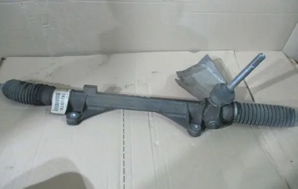 Nissan Juke I F15 Steering rack