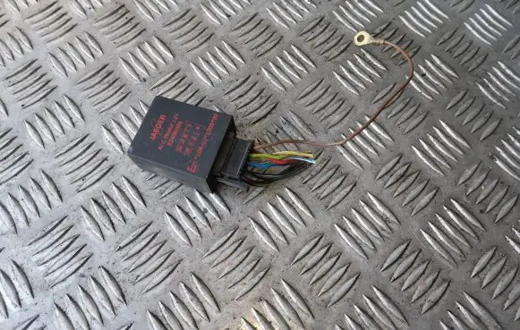 Toyota Avensis T250 Tow bar trailer control unit/module 52400006 10R02100500