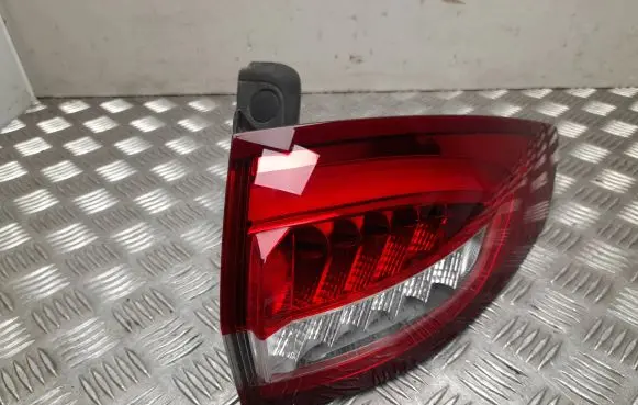Rear/tail lights