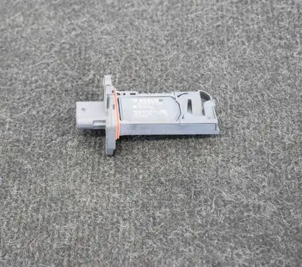 BMW 5 G30 G31 Mass air flow meter 8605565 0280218324