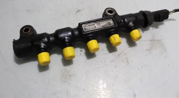 Ford Focus Fuel main line pipe 9654592680