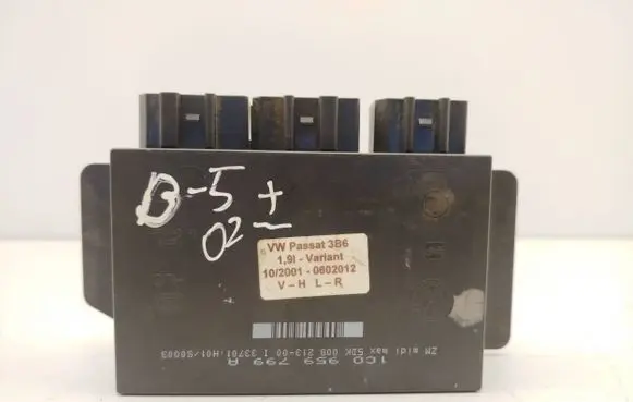 Volkswagen PASSAT B5.5 Comfort/convenience module 1C0959799A 5DK00821300
