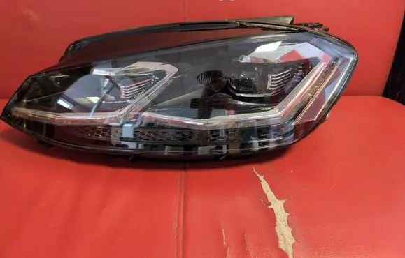 Volkswagen Golf VII Headlight/headlamp 5G1941059 1ZX01306621