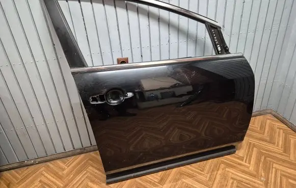 Mazda CX-7 Front door