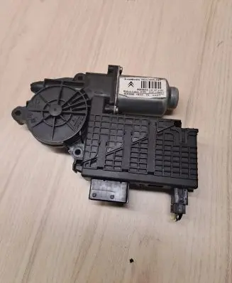 Citroen C4 I Picasso Front door window regulator motor 9682495780 400962E