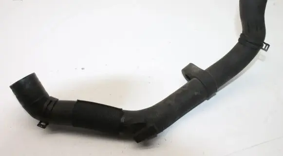 Volkswagen PASSAT B7 Engine coolant pipe/hose