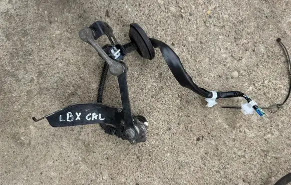 Lexus LBX Rear suspension assembly kit set 4B2712 A1249512