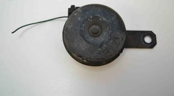 Toyota Land Cruiser (BJ70) Horn signal 8651028130