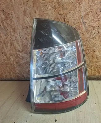 Toyota Prius (NHW20) Rear/tail lights 