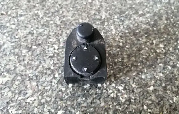 Audi A4 S4 B5 8D Wing mirror switch 8D0959565A