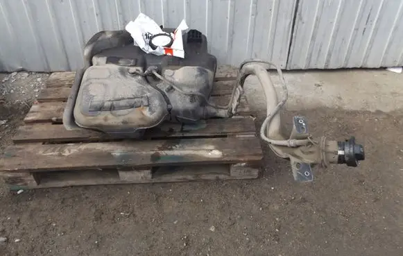 Volkswagen Touran I Fuel tank 