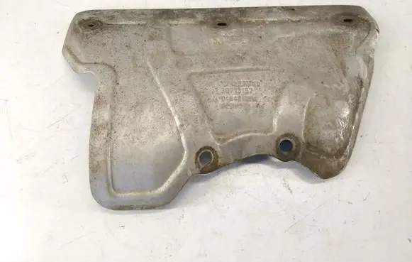 Volvo XC70 Exhaust heat shield 30713157 04W43W151A