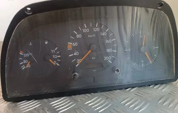 Mercedes-Benz Vito Viano W638 Speedometer (instrument cluster) 0005423001