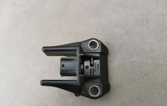 Lexus RX 330 - 350 - 400H Airbag deployment crash/impact sensor 006068LLR